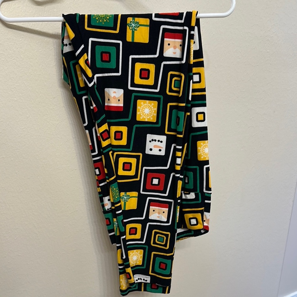 LuLaRoe Christmas TC2 Festive Geometric Print Leggings